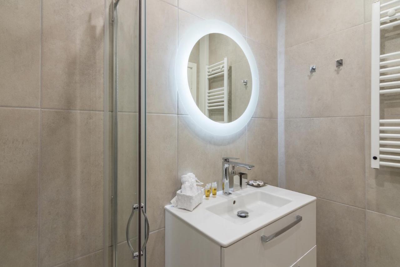 Beautiful Apartment In The Center Of Athena Bagian luar foto
