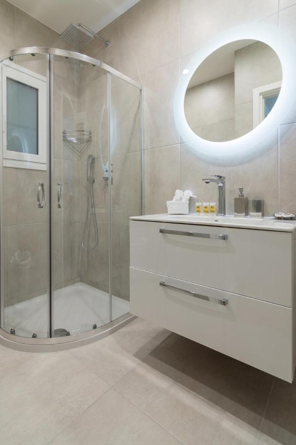 Beautiful Apartment In The Center Of Athena Bagian luar foto