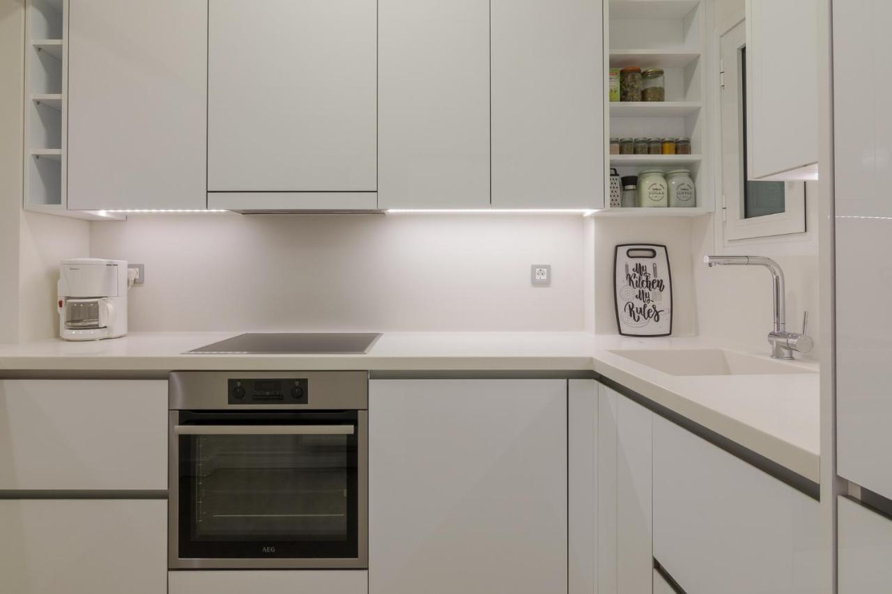 Beautiful Apartment In The Center Of Athena Bagian luar foto